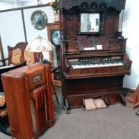 Old Fashioned Radio and Organ