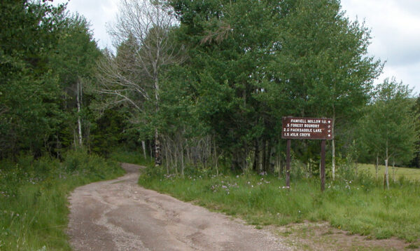 Packsaddle-Lake-Sign